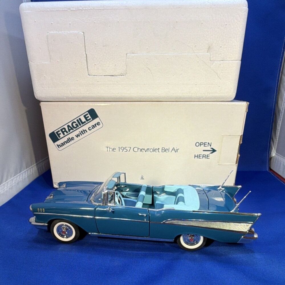 Chevrolet Bel Air 1957 Blue Light Blue Diecast Convertible Model Car with Box